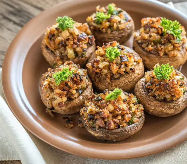 ShropshireSpice's tweet photo. Tonight's mouth watering tea 😊😊

Stuffed mushrooms with Gluten Free Parsley &amp; Thyme stuffing....

Cant wait!!

https://t.co/BgjP5kkv6X https://t.co/MRGPH8vQBn