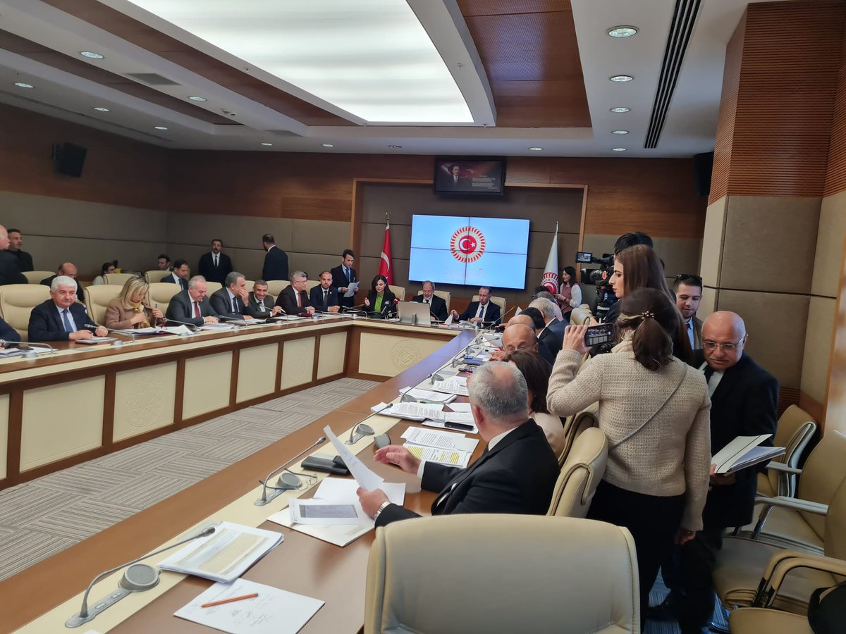 ttborgtr's tweet photo. TBMM Sağlık Komisyonu'nda görüşülen torba yasa tasarısının 3, 6, 27, 36 nolu maddeleri, TTB'nin ve muhalefet partilerinin itirazları sonucu geri çekildi.

Amacı belli olmayan, halk sağlığını gözetmeyen ve hekimlik değerleriyle bağdaşmayan yasa tasarısı tümüyle geri çekilmelidir. https://t.co/9GOhpUSc65