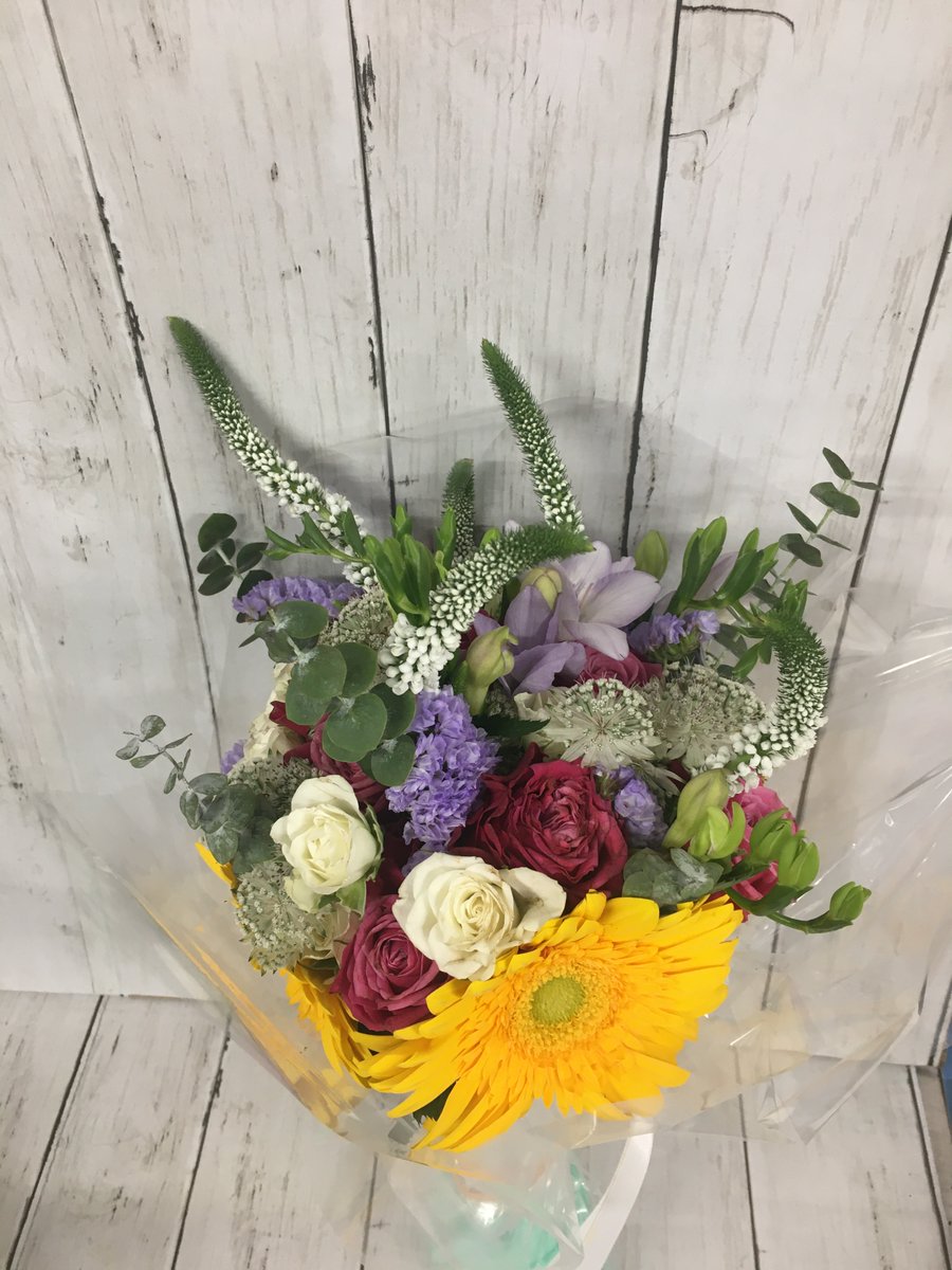 Happy #Easter2023 ! 🐰🌷

#fresh #flowers #freshflowers #flowerdelivery #freedelivery #uk #london #ukdelivery #londondelivery #ukflowers #londonflowers #ukflorist #londonflorist