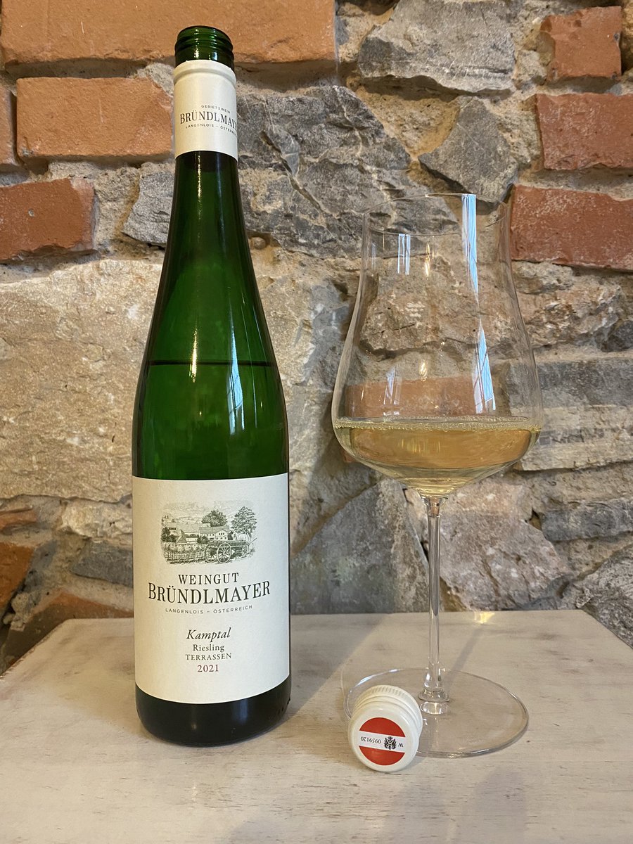 Sono sempre stato affascinato dal Riesling… #wine #winelover #winetasting #riesling #germany