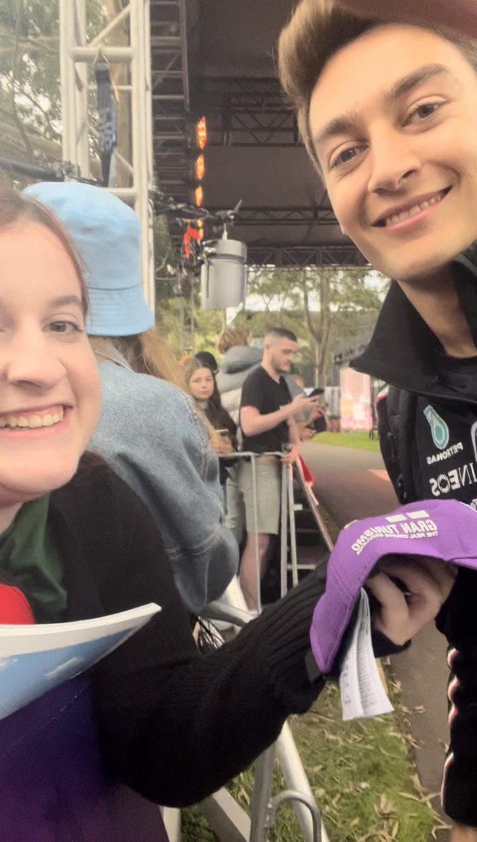 sarah 🤎💛 tweet media