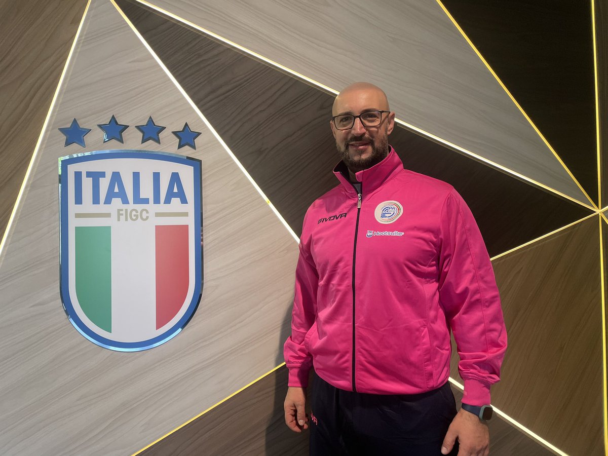 giuseppelanese's tweet photo. Oggi a #Coverciano in campo per la sfida tra #NazionaleItalianaComunicazioneDigitale e #NazionaleItalianaCantanti per la #DigitalCup. Alle 10 il convegno “Il digitale in campo”. Il progetto sostiene #Savethechildren. Link per donare:
https://t.co/fKzZRGxTji @Fondazione_FID https://t.co/qlJXYUnhhj
