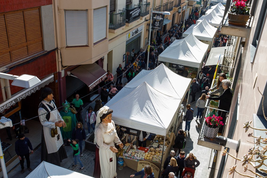 ajlagarriga's tweet photo. La #FiradelaBotifarraLG va generar un impacte econòmic de més d'1,7 milions d'euros.
La cita gastronòmica de #laGarriga va tenir un retorn de 22,3 € per euro invertit, va crear 18,8 llocs de treball i una despesa mitjana de 59,7 €/visitant.
Els detalls a https://t.co/giorp8W9Le https://t.co/Z2PNatFoxC