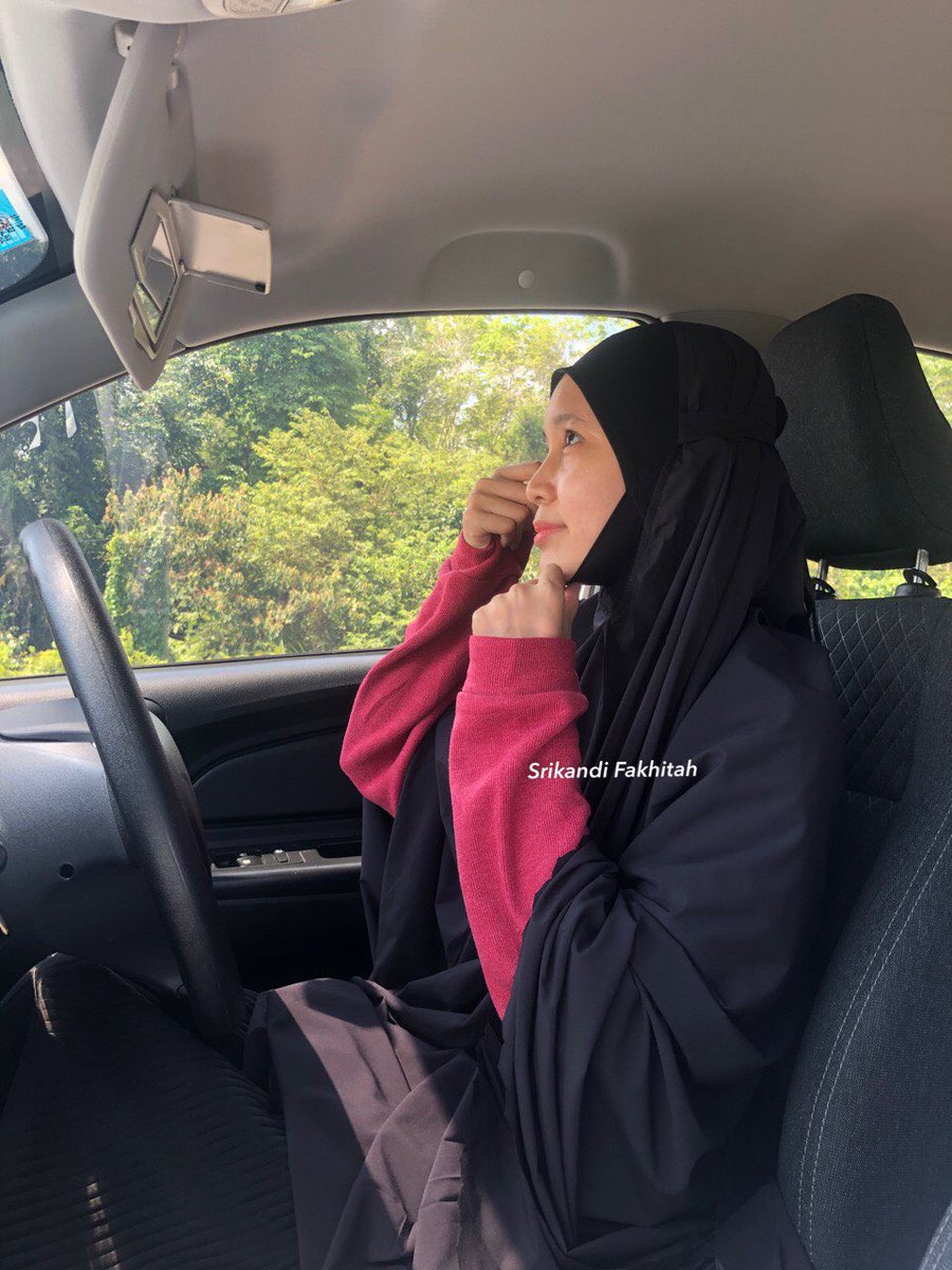 My Flair Aria Black dah sampai ! Excited sangat terus sarung p amik adik kat skolah ! 

— Seriously Telekung SK yang ni kain lembut, very light and tak melekat kat badan ! Part muka tu selesaaaa sangat.✨Please grab sepasang, buat self reward pon ok👇🏻
