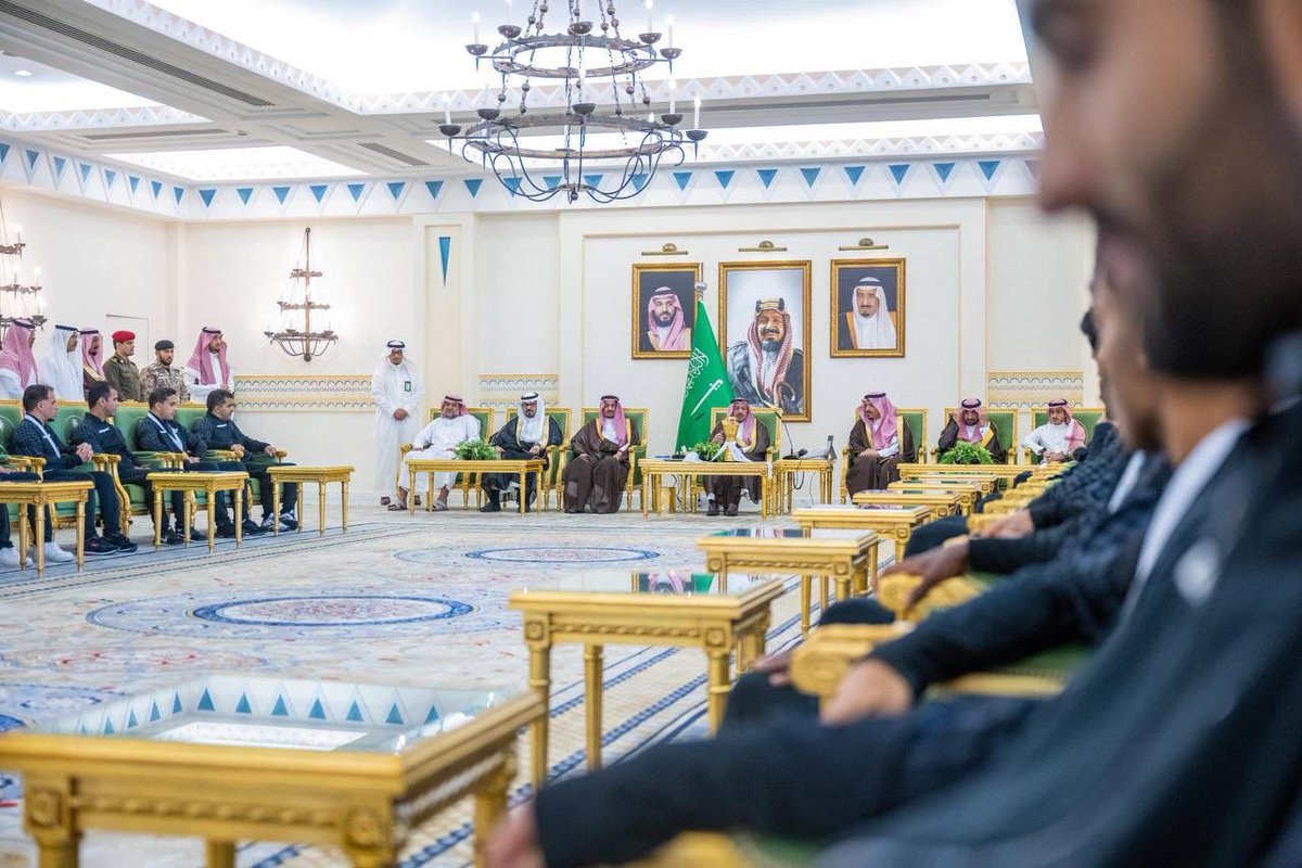 qunsad's tweet photo. صاحب السمو الملكي الأمير الدكتور فيصل بن مشعل #أمير_القصيم يستقبل ويهنئ أبطال المملكة لـ"كرة القدم" منتخب #جامعة_القصيم بعد تحقيقهم كأس بطولة الجامعات السعودية للمرة الرابعة في تاريخ الجامعة 🏆🏆🏆🏆. https://t.co/HDQPhqf0zH