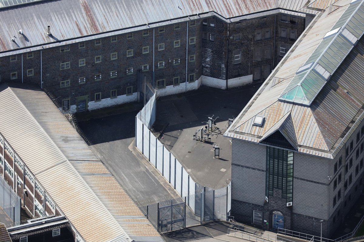 iclighting_'s tweet photo. Top 5 Issues To Consider When Choosing Lighting For Prisons  https://t.co/g4xkA16p4n https://t.co/ympyXWdUsY