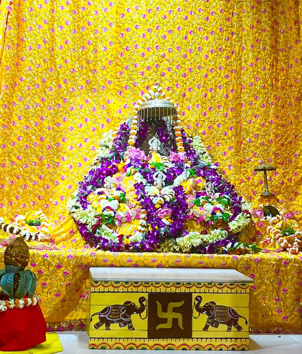 🕉 श्री रामनवमी की सभी को हार्दिक शुभकामनाएँ। प्रभु श्री रामचंद्र जी की कृपा हम सभी पर सदा बनी रहें 🚩।
#श्रीराम 
#जय_श्रीराम