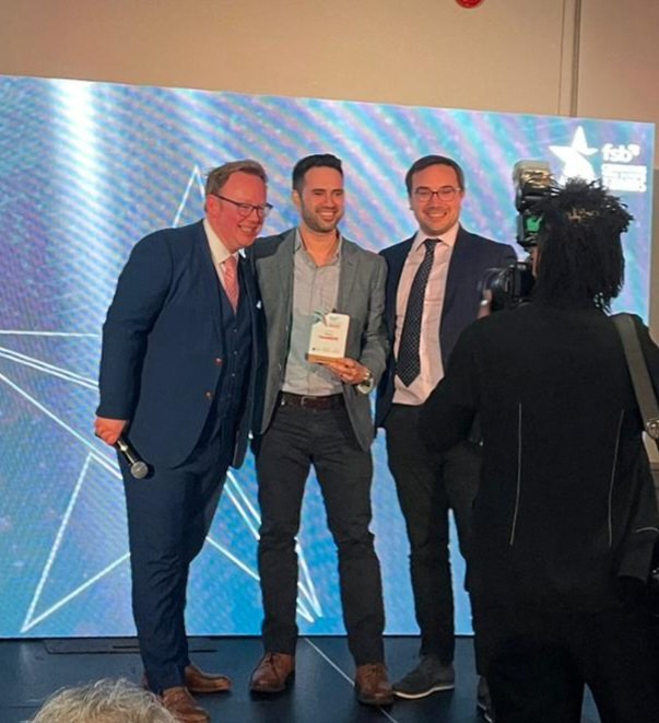 Amazing to attend last week's London #FSBAwards & present the Start-Up Business award to @WeAreGoodPAYE! 🏆

GoodPaye is a payroll giving platform allowing employees to donate to chosen charities straight from their salaries! 

Learn more 👉 ow.ly/BUrH50Nv1YT
@FSBGtrLondon