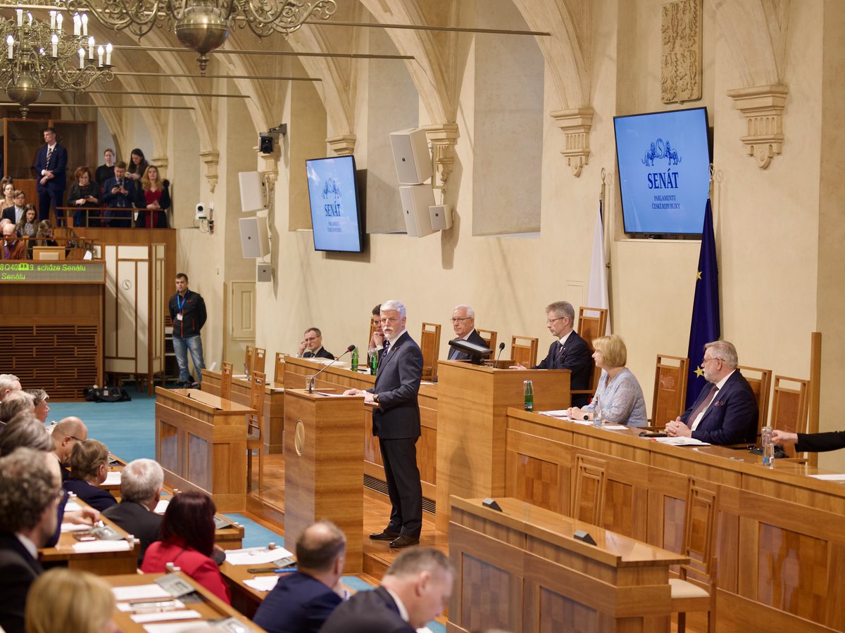 Vystrcil_Milos's tweet image. Dnes je to přesně 8 let, 10 měsíců a 1 den od doby, co @senatcz naposledy navštívil český prezident. 

Vítejte @prezidentpavel, jsme rádi, že jste tady! 🙂🇨🇿