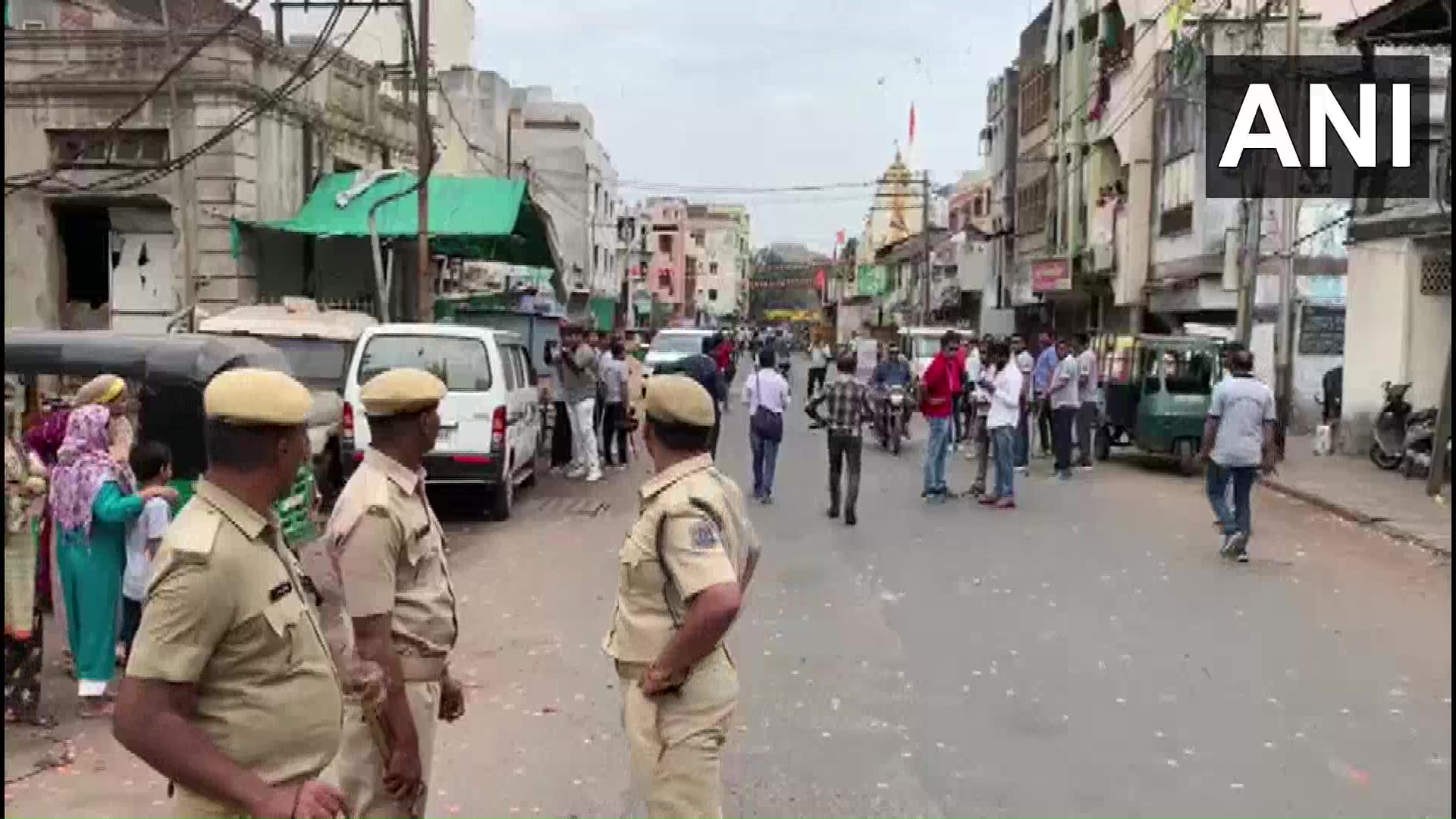 रामनवमी पर सांप्रदायिक हिंसा, गुजरात के वडोदरा में तनाव, शोभायात्रा पर... Communal violence on Ram Navami, tension in Gujarat's Vadodara, procession...