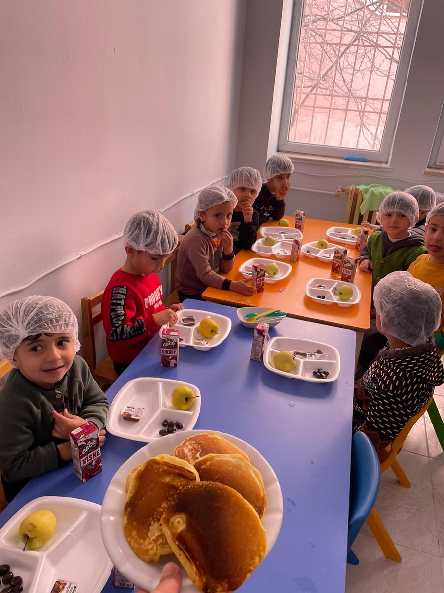Nizamülmülk Mesleki ve Teknik Anadolu Lisesi (@nizamulmulkmtal) on Twitter photo Okulumuz anasınıfı öğrencileri ekmeğin oluşum aşamalarını öğrendikten sonra yeni mutfaklarında kendi elleriyle pankek yaptılar ve afiyetle yediler.
<a href="/tcmeb/">Millî Eğitim Bakanlığı</a>
@DargecitGovTr
<a href="/mahmutdemirttas/">Mahmut Demirtaş</a>
<a href="/Murat69_Demir/">Murat Demir</a>
<a href="/klcengiz/">cengiz kılıç</a>
@akar8590
<a href="/abdubakitek/">abdlbakitk</a> Okulumuz anasınıfı öğrencileri ekmeğin oluşum aşamalarını öğrendikten sonra yeni mutfaklarında kendi elleriyle pankek yaptılar ve afiyetle yediler.
<a href="/tcmeb/">Millî Eğitim Bakanlığı</a>
@DargecitGovTr
<a href="/mahmutdemirttas/">Mahmut Demirtaş</a>
<a href="/Murat69_Demir/">Murat Demir</a>
<a href="/klcengiz/">cengiz kılıç</a>
@akar8590
<a href="/abdubakitek/">abdlbakitk</a>