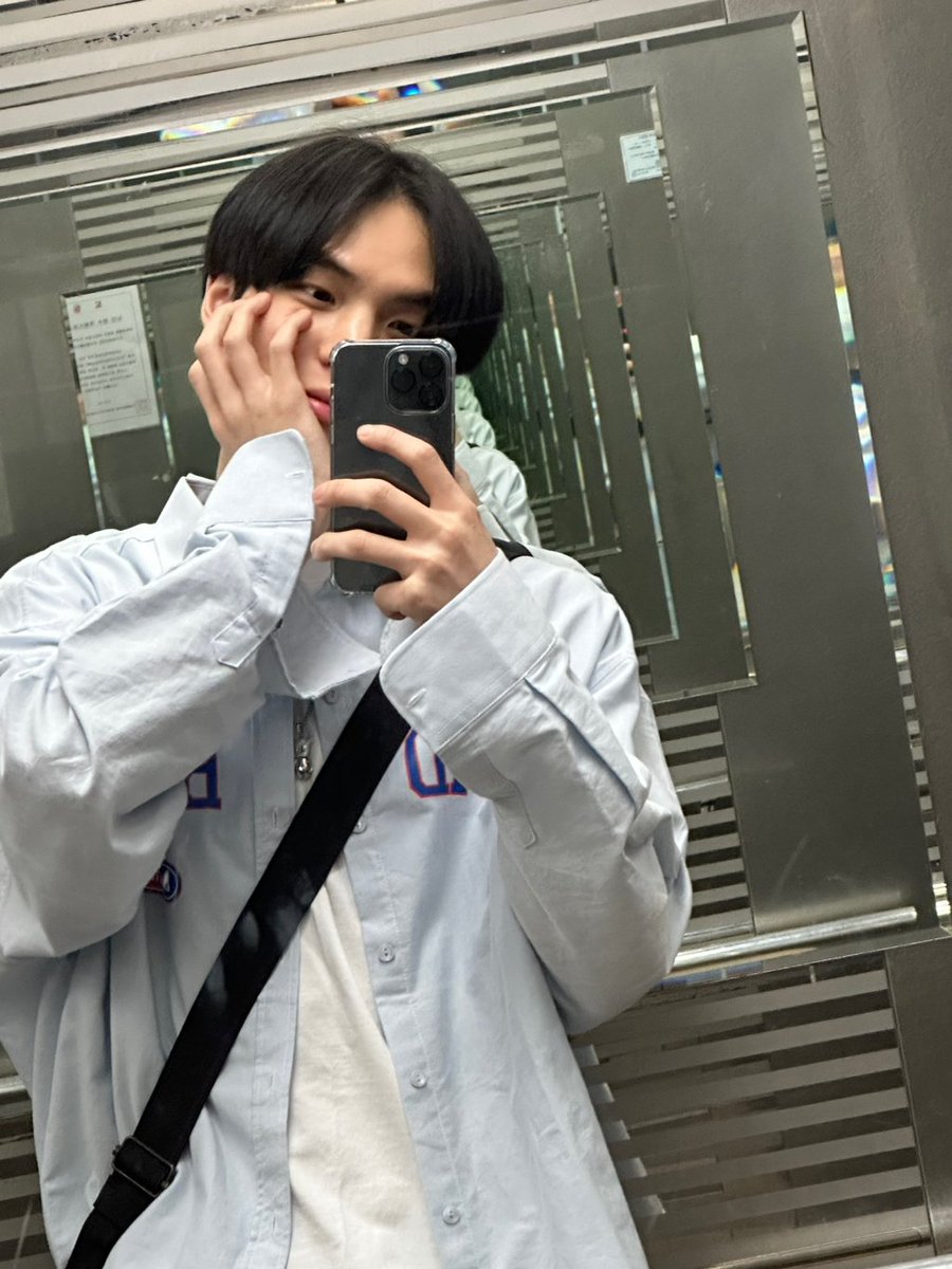 [☕] 
230330 BX update on FC!

#bxintl_trans
#BX #이병곤 #CIX