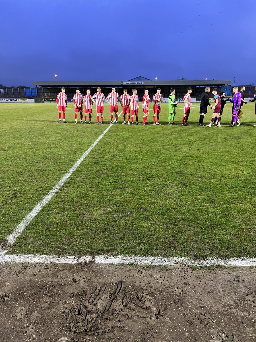 ashbucko29's tweet photo. Proud of these lads and how far they have come in 1st year in very competitive league. Also squad being made up of around 70% 16 year olds 🇵🇪⚽️🇵🇪 great result with discipline and shape last night away at Weymouth. @lymotownfc @lymingtontownfc https://t.co/6iPUmoK8J2