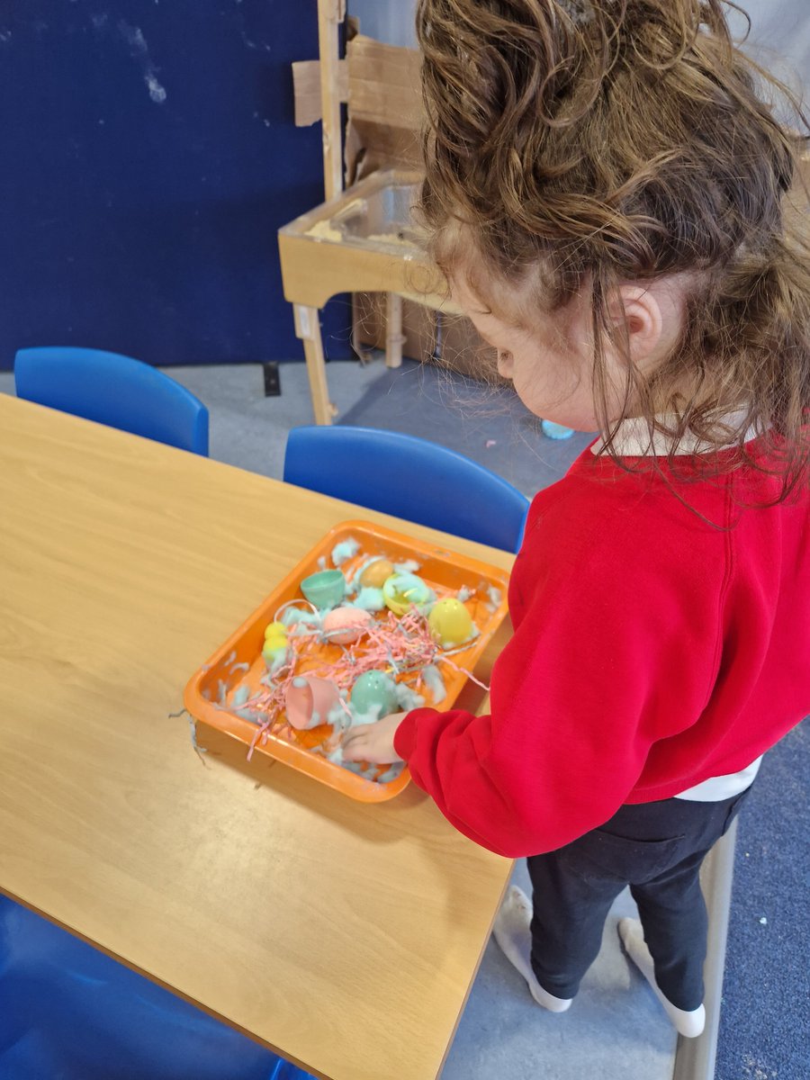 VPSCarluke's tweet photo. Lots of learning happening this week through Spring and Easter topics. #VPbethebestyoucanbe https://t.co/5lvAZTXJsb