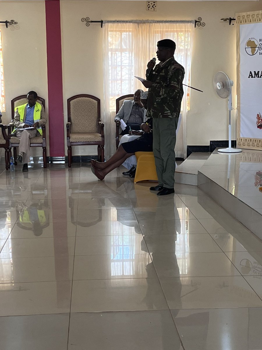 Hodiafrica's tweet photo. The CEC demystifies how to deal with the current issue of cross-border. We should follow the official protocol in reporting such incidences to maintain peace between the two countries. #IPDHE #AmaniNaMaendeleoMpakani #launchday #peacebuilding #HODI #VSO #CDCB #ADA #MoyaleKenya https://t.co/YjnvoyRe4t