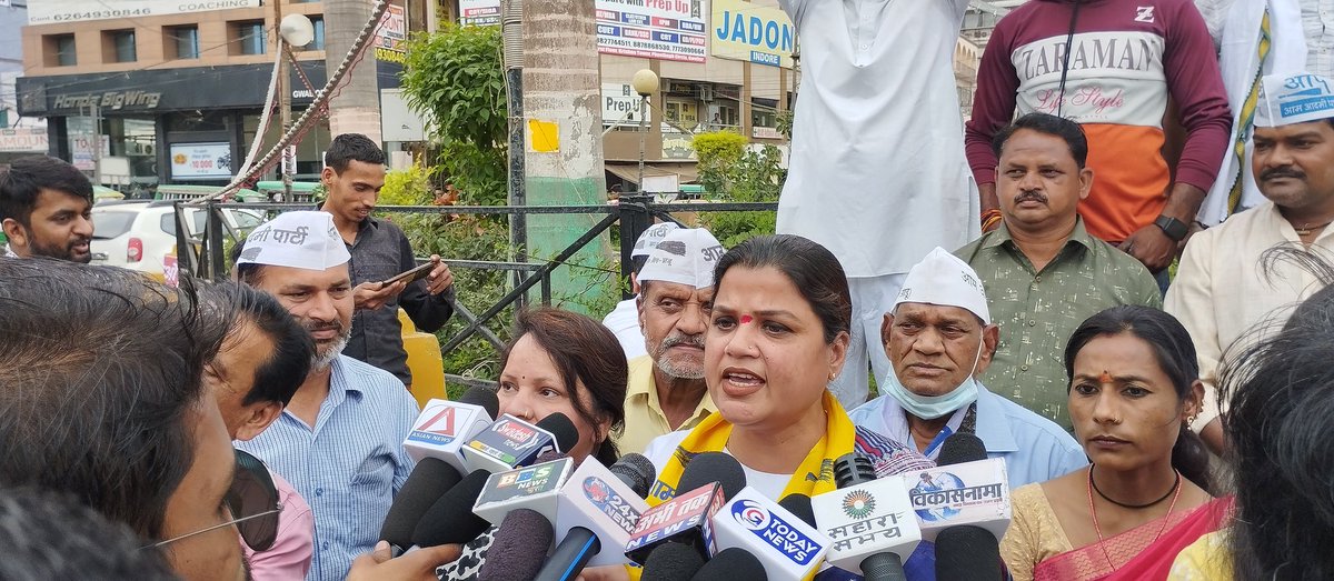 aapruchigupta's tweet photo. मोदी हटाओ, देश बचाओ के नारे के साथ कार्यकर्ताओं, युवाओं, महिलाओं और उपस्थित सभी लोगों ने देश को बचाने के लिए आवाज बुलंद की।

@AamAadmiParty
@AAPDelhi
@AAPMPOfficial
@ArvindKejriwal
@BhagwantMann
@SanjayAzadSln
@AapKaGopalRai
@AtishiAAP
@SandeepPathak04
@Mukeshgoelaap
@JoonBhupinder
@AAPRaniAgrawal
@AAPNews
@AAPExpress
@AAPNewsIndia

#मोदी_हटाओ  
#देश_बचाओ