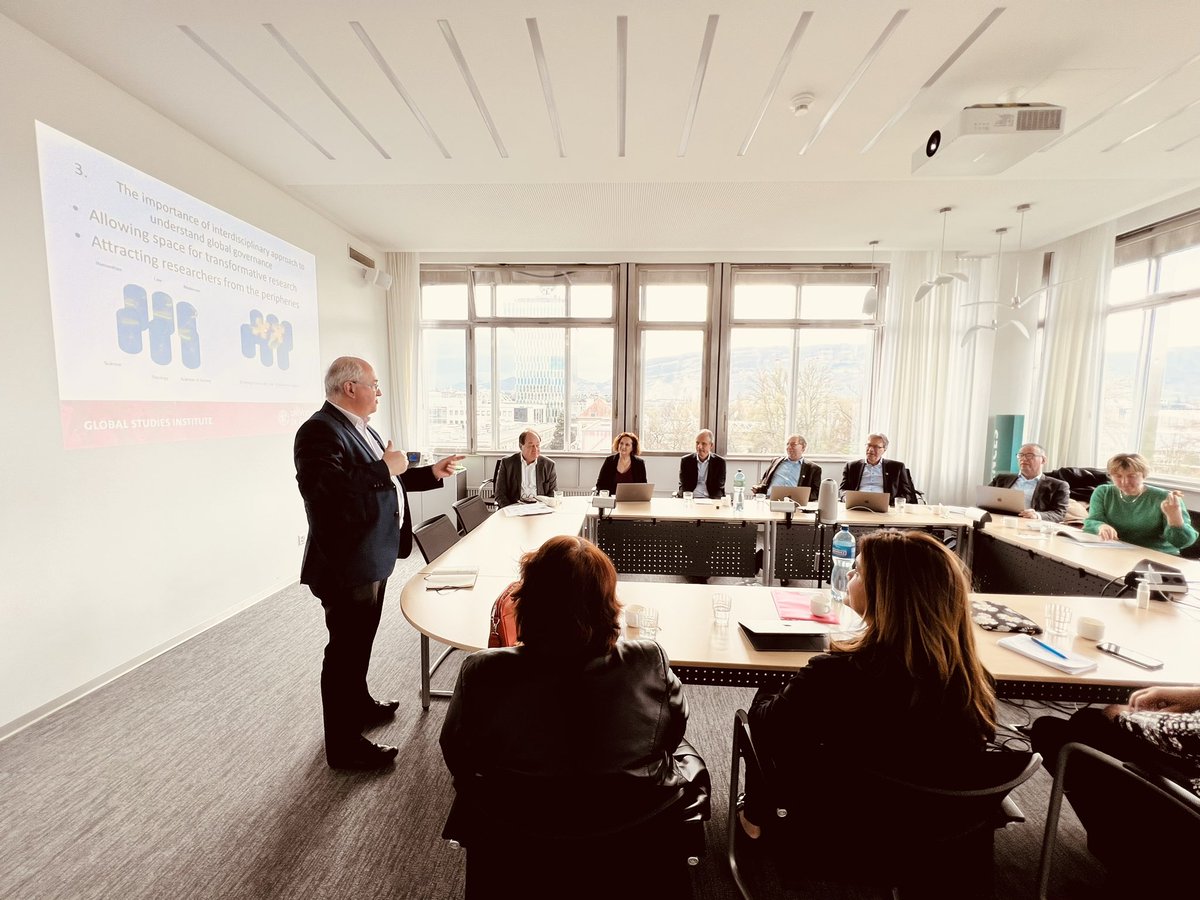 sciences_UNIGE's tweet photo. Prof. Nicolas Levrat, @GSI_UNIGE, presents the innovative #computationaldiplomacy project, which harnesses the power of #datascience, #AI, and #computersimulations to inform and support #diplomatic decision-making. @newsCUI @unige_int https://t.co/k9KzvRXJJS