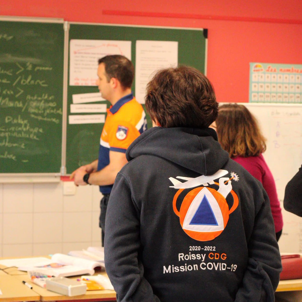 ADPC50's tweet photo. [Formation] Ce week-end avait lieu la troisième et quatrième journée de la formation PSE I 🚨

📸 𝘈. 𝘓𝘦𝘱𝘰𝘪𝘵𝘵𝘦𝘷𝘪𝘯 - 𝘚. 𝘋𝘦𝘭𝘢𝘳𝘰𝘲𝘶𝘦 - 𝘗. 𝘏𝘰𝘶𝘵𝘵𝘦𝘷𝘪𝘭𝘭𝘦 
🎓 𝘝. 𝘉𝘪𝘭𝘭𝘺 - 𝘛. 𝘛𝘰𝘴𝘵𝘢𝘪𝘯 - 𝘕. 𝘋𝘶𝘮𝘦𝘴𝘯𝘪𝘭 
 
🟠🔵 https://t.co/6A8XHpGRAX