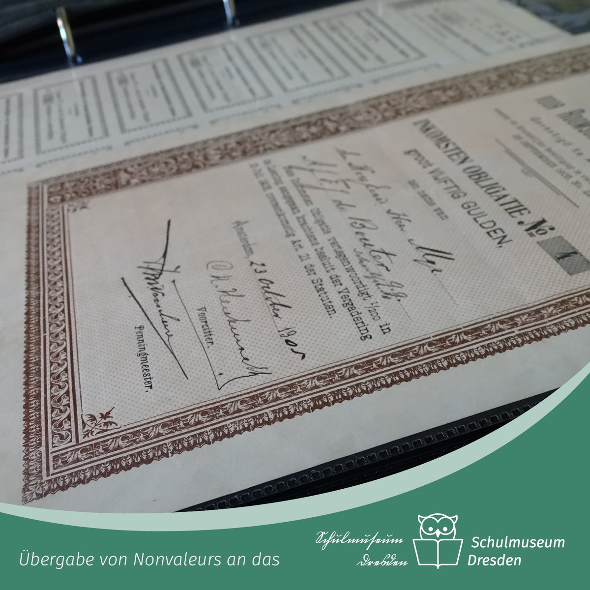 SchulmuseumDD's tweet photo. Das #SchulmuseumDresden freut sich sehr über den Erhalt einer einzigartigen Nonvaleur-Sammlung. 
Die fast 300 bildungsbezogenen #Nonvaleurs wurden uns vom Sammler Dr. Ter-Nedden geschenkt.
🧵1/4 https://t.co/WRNU23d15f
