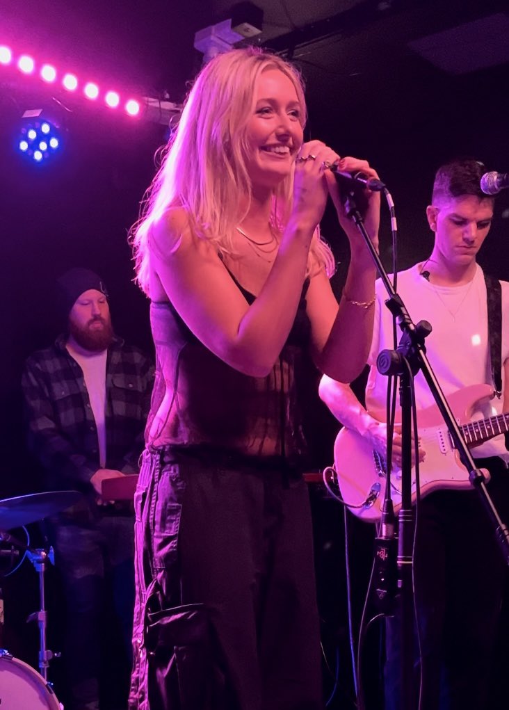 beth 🧚‍♂️ tweet media