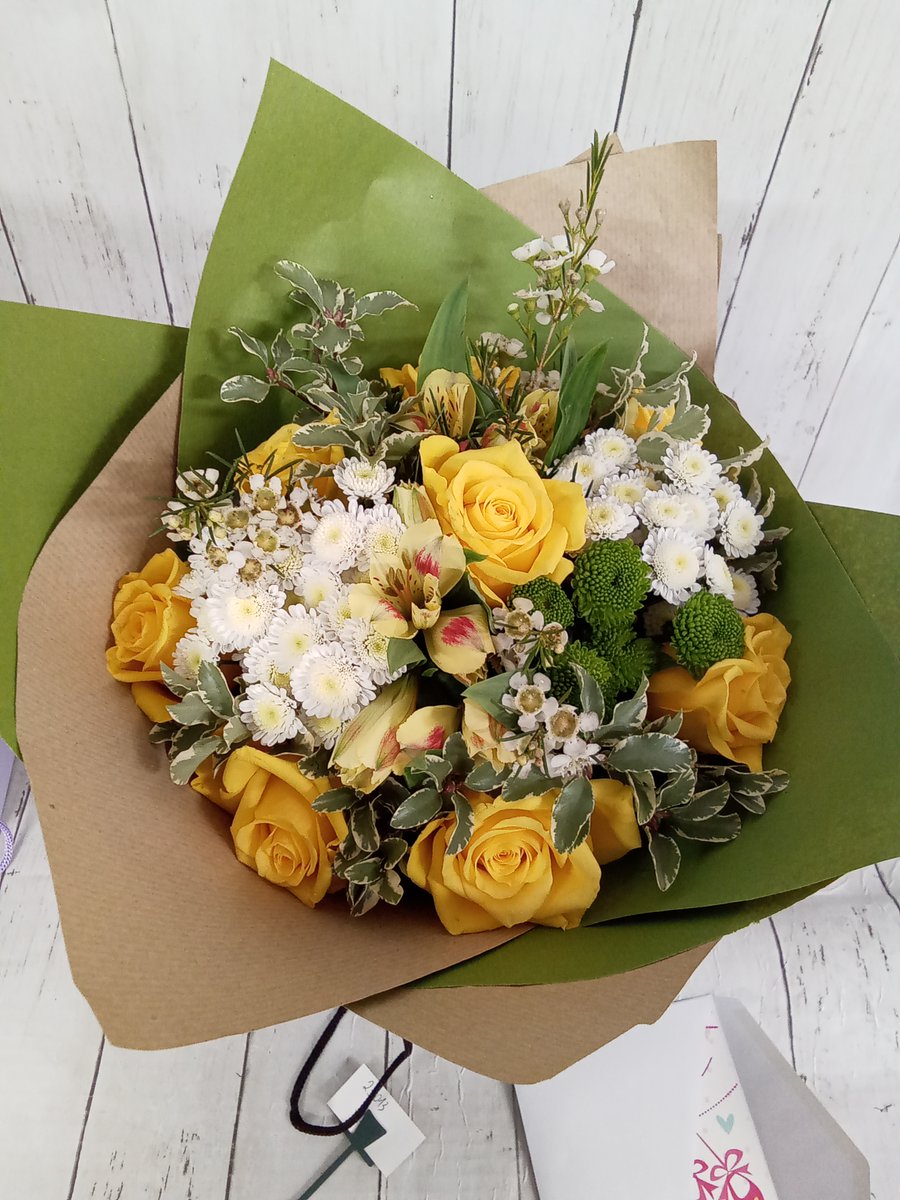 Happy #Easter2023 !
💐😍😊🤗
#fresh #flowers #freshflowers #flowerdelivery #freedelivery #uk #london #ukdelivery #londondelivery #ukflowers #londonflowers #ukflorist #londonflorist #Sunday #motivation #inspiration #gift #surprise #Sundaymotivation