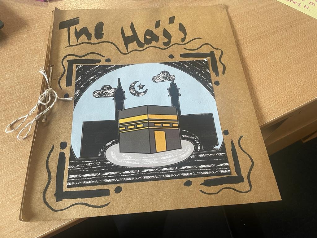 SaintMichaelsCE's tweet photo. #StMichaelsRE #LoveRE #CreativeRE #GrowinginBodyMindandSpirit #ChoiceinLearning #IndependentEnquiry
Year 9 are learning about the 5 pillars of Islam.
Many pupils have chosen to share their learning by different creative means.
Well done! https://t.co/wbuARxrTwJ
