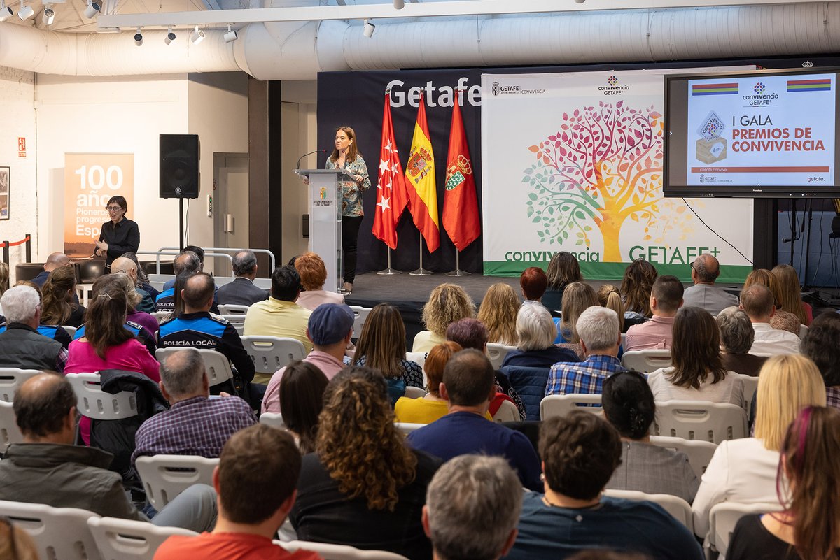 aytogetafe's tweet photo. Ayer celebramos la I Gala de Convivencia de Getafe con la entrega de premios a entidades que trabajan en la convivencia en positivo en nuestra ciudad. https://t.co/FiuYQZS3Cs