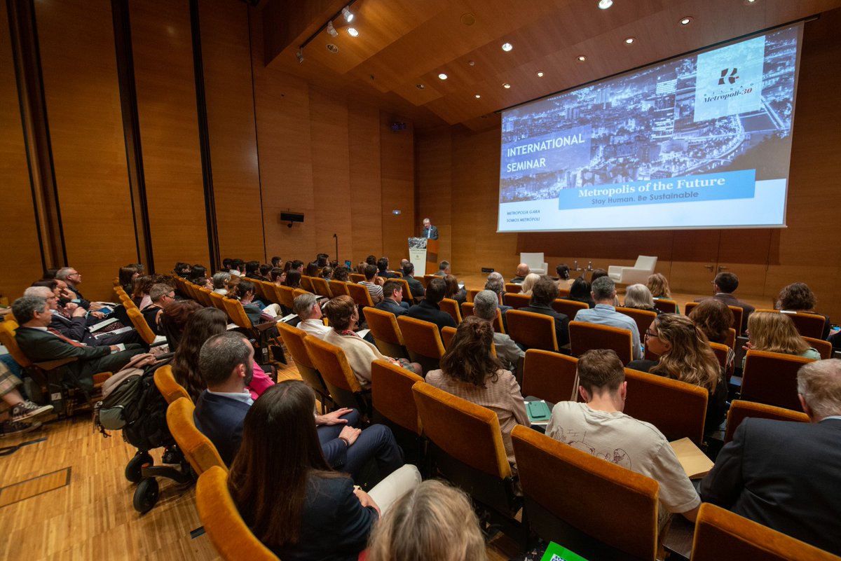 bilbaometropoli's tweet photo. Today is the "International Seminar: Metropolis of the future" - #FutureMetropolis.
 
#BilbaoMetropoli30 #Bilbao #Biscay https://t.co/zcr15u4ULh