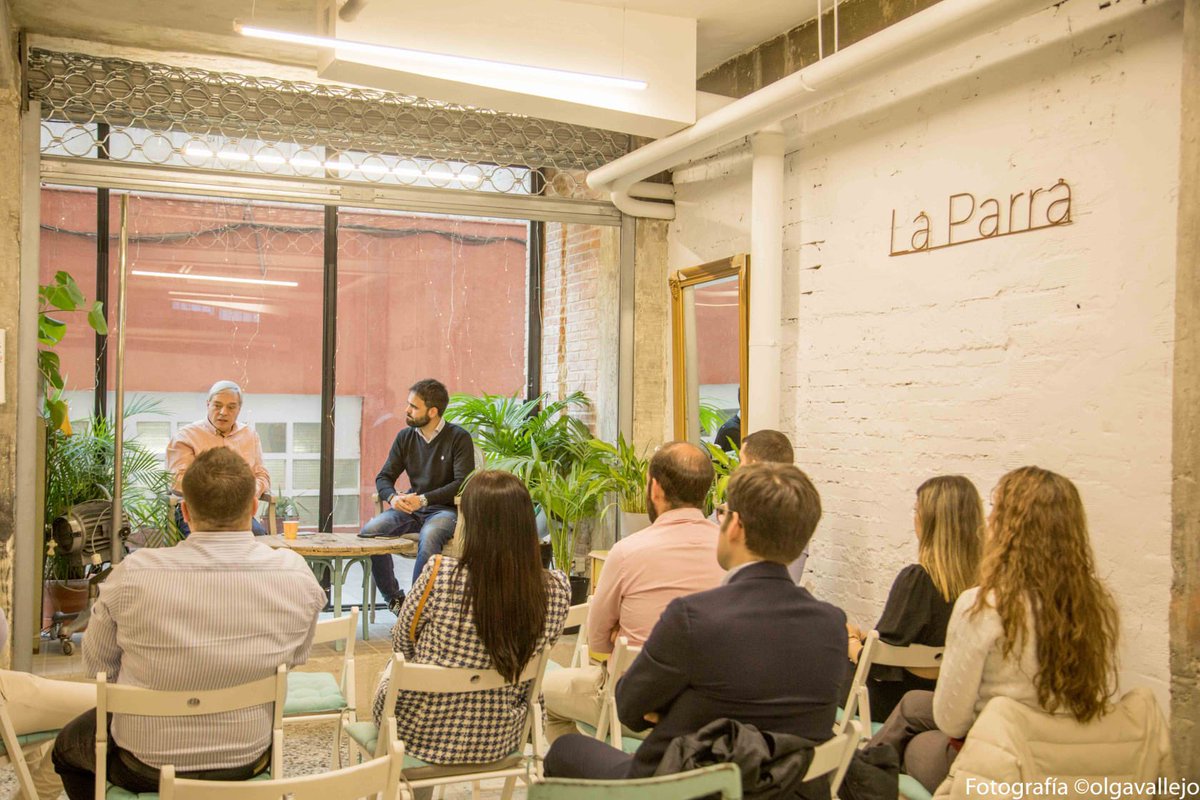Pjuniormadrid's tweet photo. El pasado lunes celebramos nuestro primer #coloquio con profesionales del #sectorlogístico y contamos con la presencia de Miguel Ángel Palomero , presidente de @PropellerMadrid. 

Nos expuso su visión sobre la situación actual del #transportemarítimo y el #sistemaportuario. https://t.co/5DXVTJqzjI