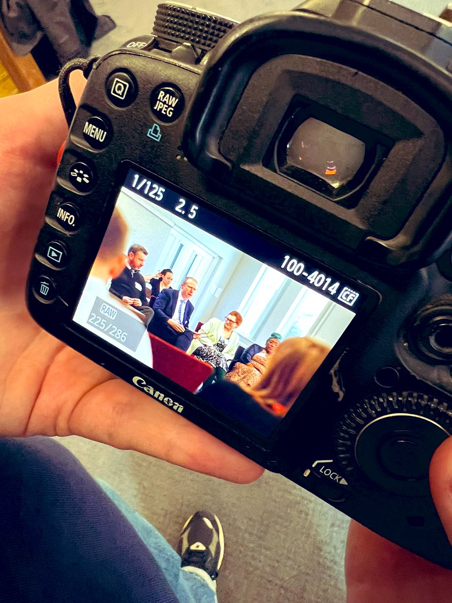 VisComCourse's tweet image. Day 2 at the @UKRDLeaders Summit 2023.