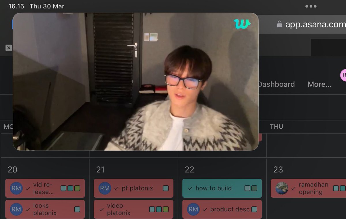 jukyuinq's tweet image. Berasa ditemenin kerja sambil video call