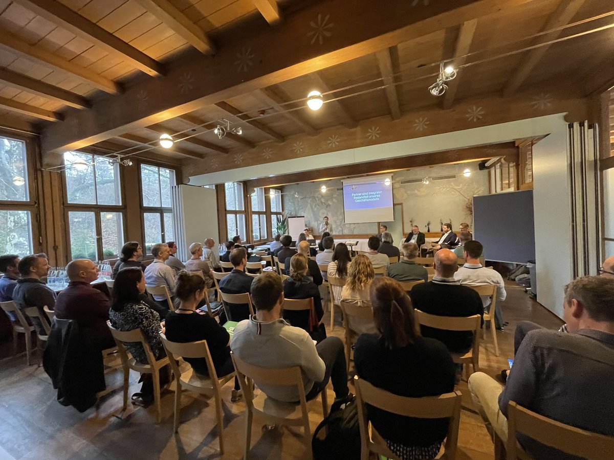 Esri Schweiz (@esrischweiz) on Twitter photo Esri Schweiz und Esri Deutschland Partner Event hat gerade in Bern begonnen! Schön, dass wir uns persönlich treffen können! <a href="/Esri_de/">Esri Deutschland</a> <a href="/esrischweiz/">Esri Schweiz</a> #partner #GIS Esri Schweiz und Esri Deutschland Partner Event hat gerade in Bern begonnen! Schön, dass wir uns persönlich treffen können! <a href="/Esri_de/">Esri Deutschland</a> <a href="/esrischweiz/">Esri Schweiz</a> #partner #GIS