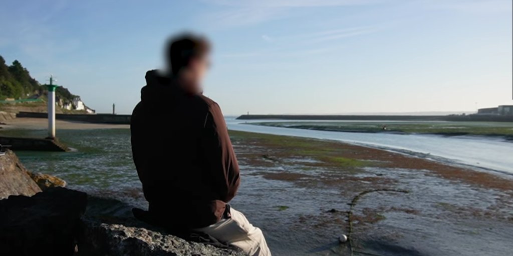Le_NouvelObs's tweet photo. Jérôme, éboueur d’usines à viande : « On voit des choses qui ne devraient pas exister » https://t.co/qoE5pOn9We https://t.co/uxSfEBresn