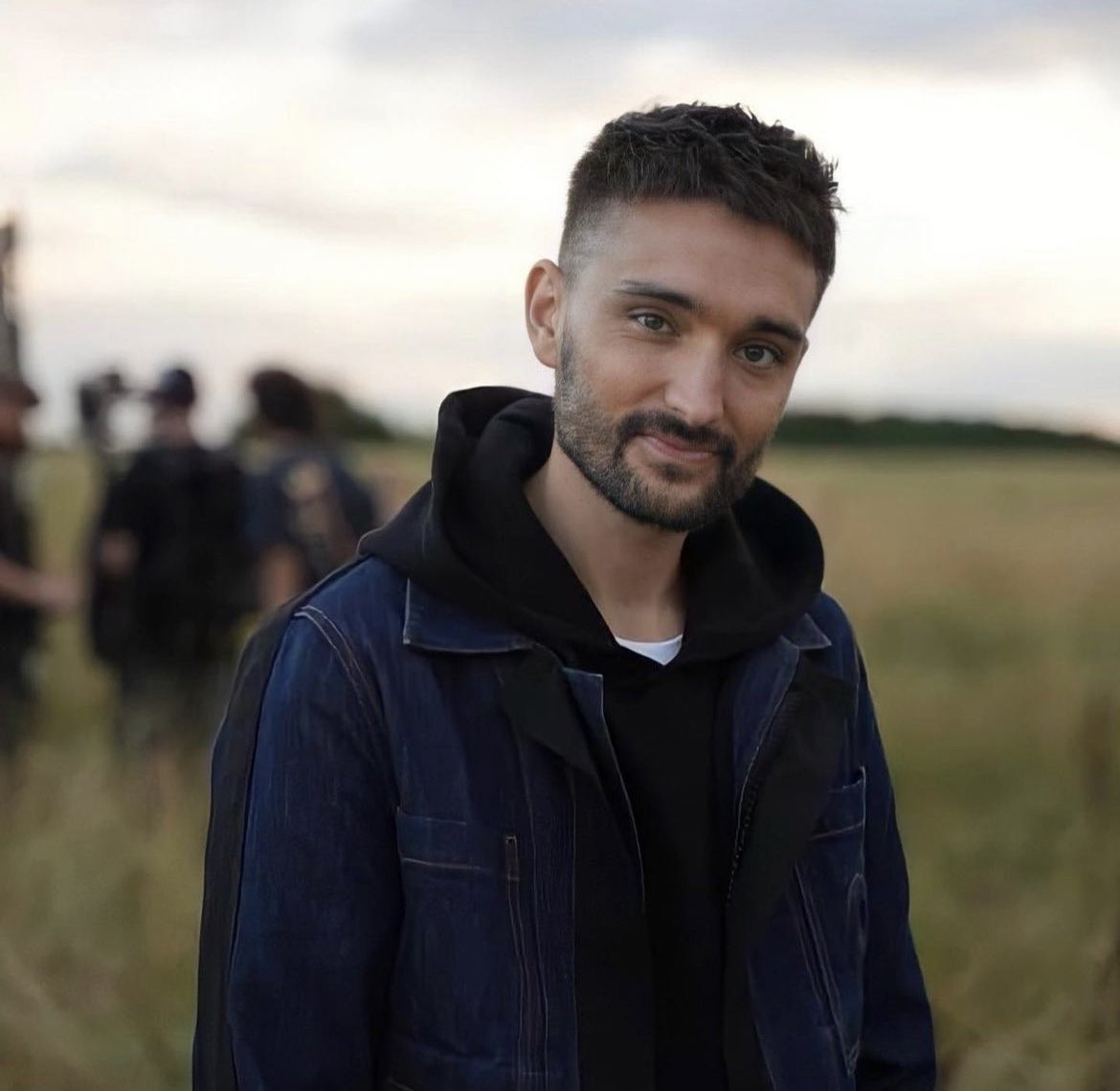 edenrxse's tweet photo. a year without you, we miss you more everyday <3 #RememberTomParker https://t.co/yFCsSqUoaw