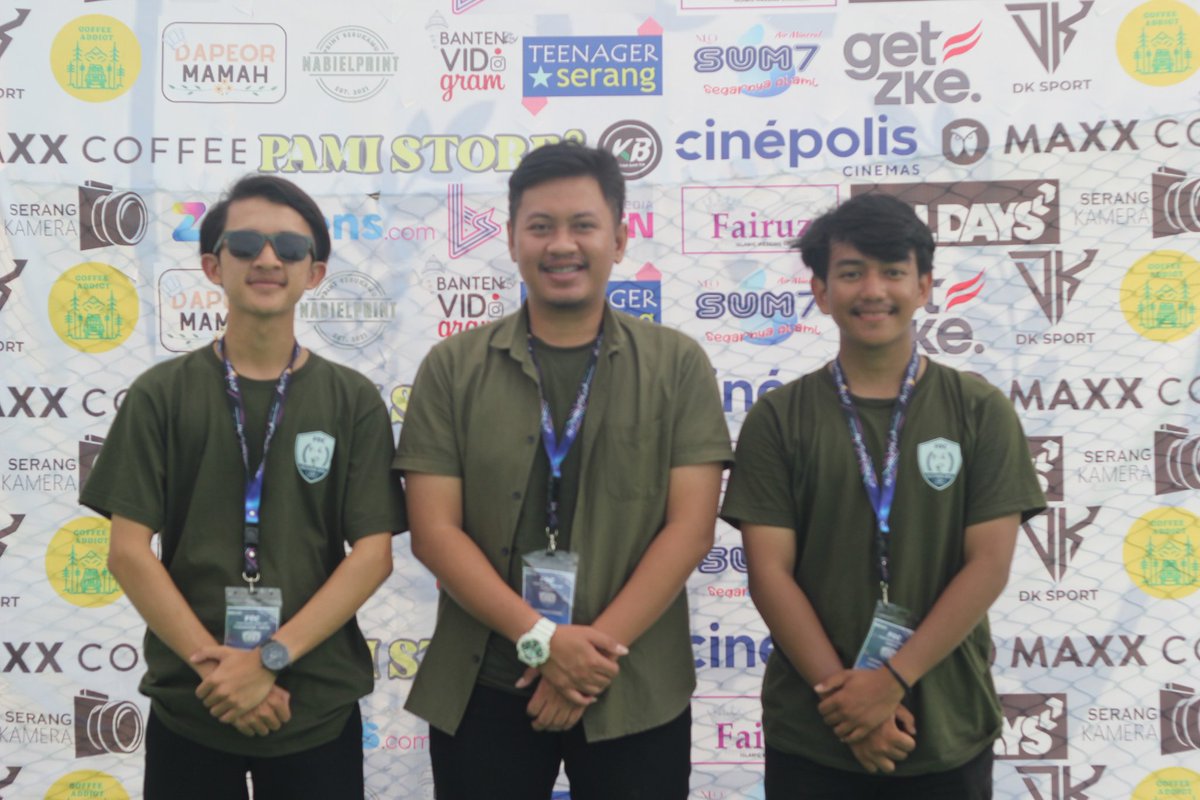 djakaadiwinata's tweet photo. mereka ini mahasiswa gw, tp serasa adik sendiri. hahahaha
#DosenMuda https://t.co/eQ8qdRsG1U
