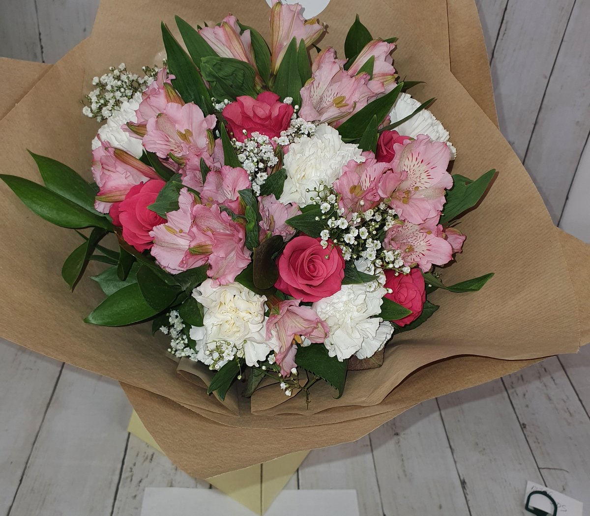 Happy #Easter2023!🐇🌷

#fresh #flowers #freshflowers #flowerdelivery #freedelivery #uk #london #ukdelivery #londondelivery #ukflowers #londonflowers #ukflorist #londonflorist #Sunday