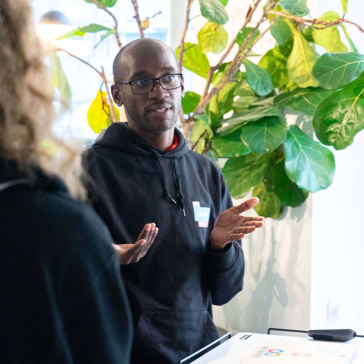 dfinity's tweet image. Our Zurich🇨🇭HQ buzzed as 9 teams from the #CVVC accelerator program dropped by to learn about the #InternetComputer

After a warm welcome from @JanCamenisch the #Web3 startups got a chance to pitch their ideas👨‍💼

Great collaboration with @cv_labs to nurture on-chain innovation💡