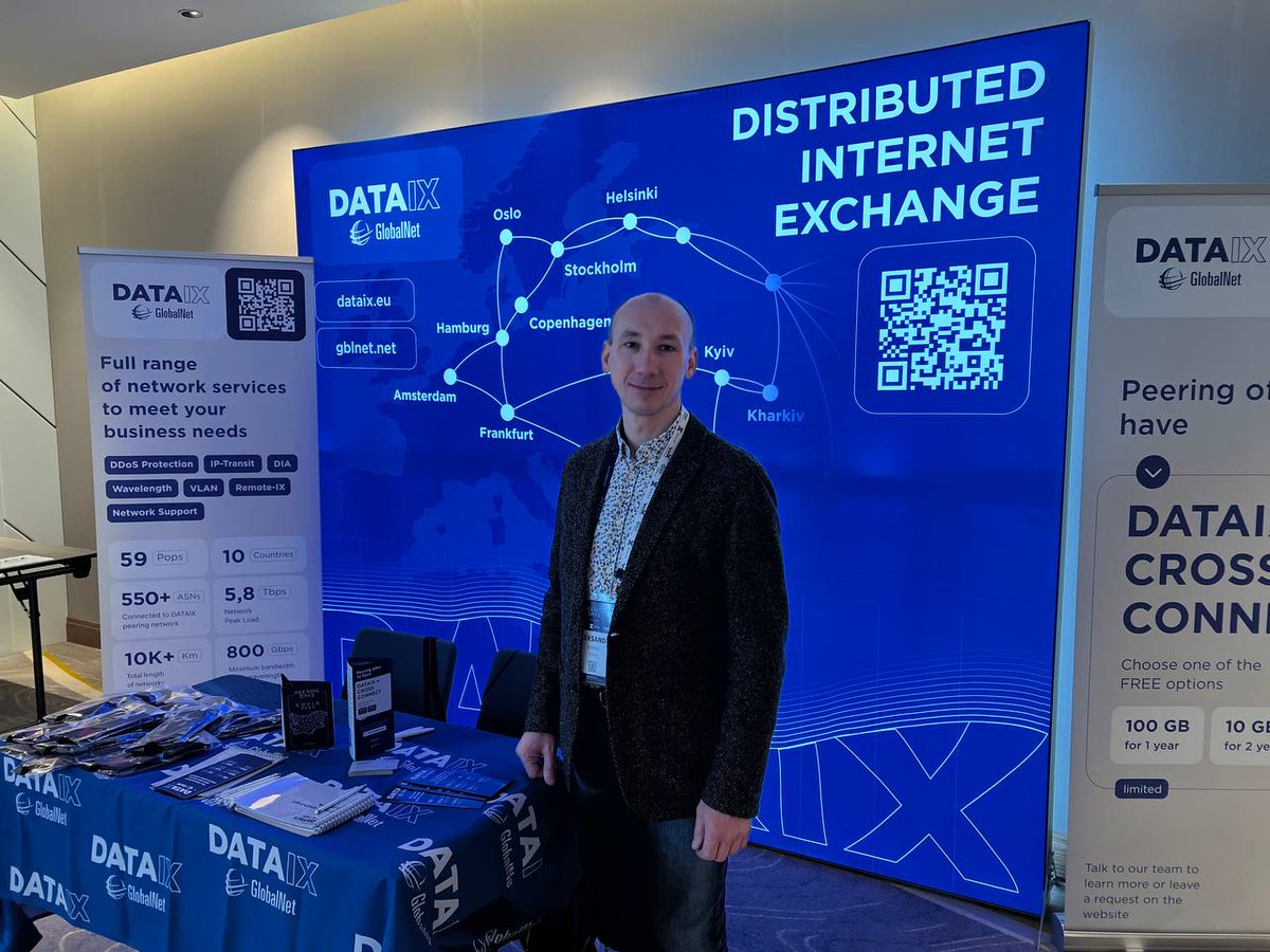 gnm_gnmix's tweet photo. Busy at the booth!

The GlobalNet/DATAIX team are networking hard during the #PeeringDays. Catch Alex Surkoff and Alex Wool or send them a message if you'd love to talk about Internet #Connectivity in Sofia.

#globalnet #dataix #ix #peering #interconnection #networking #sofia https://t.co/VdbYwmPufx