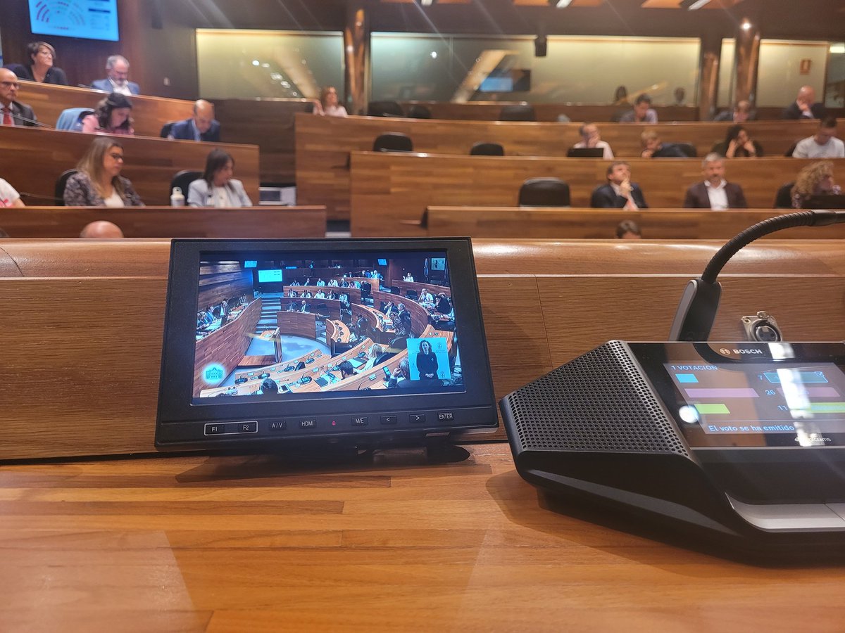 Final de una legislatura accidentada y corta en mi caso. Ha sido un privilegio trabajar por Asturias durante este año, y un placer hacerlo con buenos compañeros.