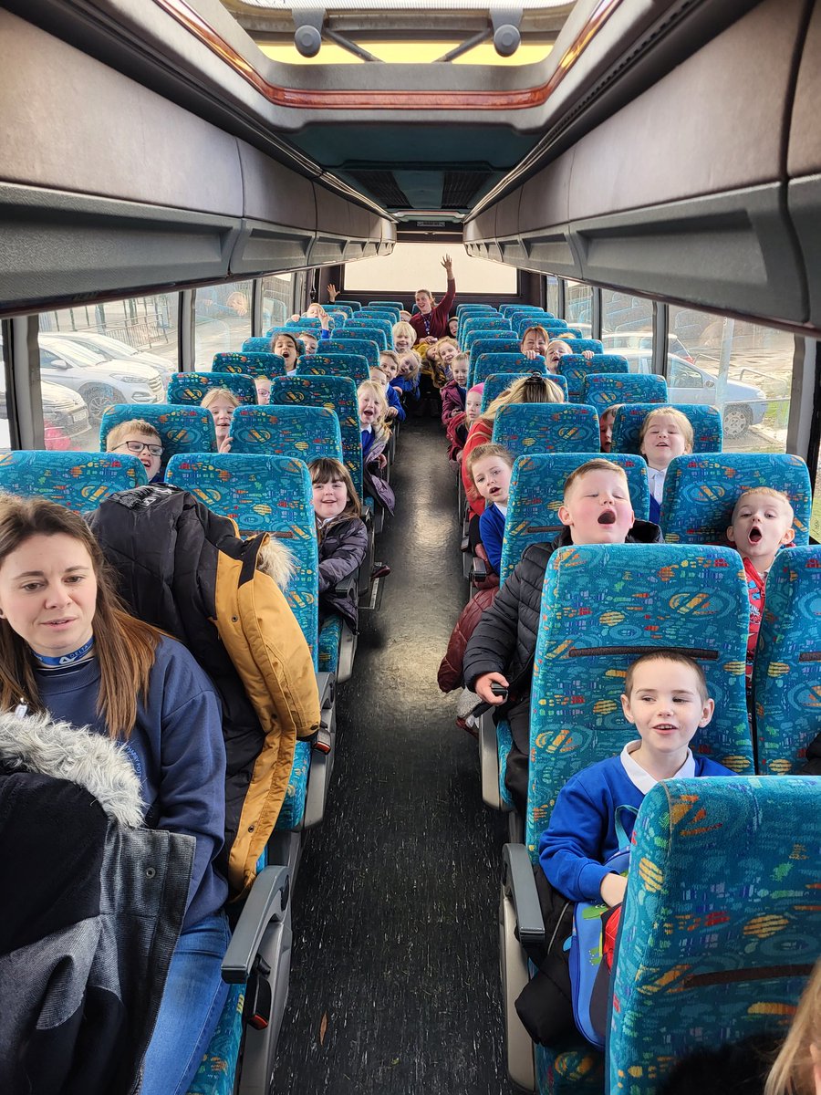 TPA_F2's tweet photo. We've arrived! We're so excited to be @williamsdenplay for the day, exploring seasonal change. @TPAYear1UG https://t.co/Vw1BYtSGZV