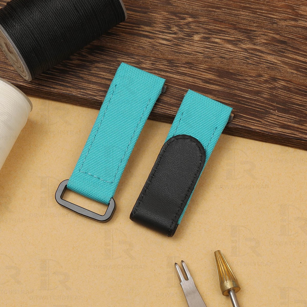 drwatchstrap1's tweet photo. How do you like the NEW 2023 fresh out velcro strap for Cartier Santos with quickswitch system. Black and blue color available. Welcome to custom order from Drwat#cartier 
https://t.co/z2RXDj301C

#drwatchstrap  #cartiersantos  #cartierwatch #cartierwatches  #cartier https://t.co/ThOIUQqPoC