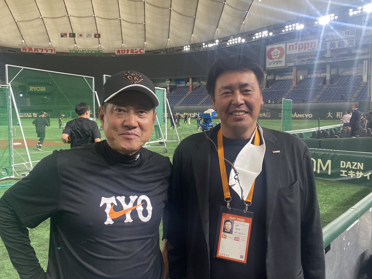 NKQdtWkIj5yDM12's tweet image. 東京ドームへ伺い、原監督、坂本勇人選手へIFMCの説明を更に。
今シーズンも大活躍に期待します！
＃IFMC.
＃原辰徳監督
＃坂本勇人