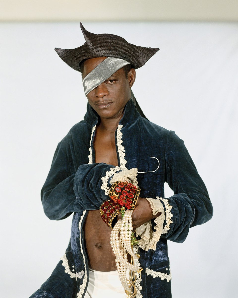 Art_Blart's tweet photo. Exhibition: 'Samuel Fosso' at the Museum der Moderne Salzburg https://t.co/22vQk3rBoH Another exhibition on this wonderful artist with additional photographs #SamuelFosso #photography #art #postcolonialart #StudioPhotoNational #MuseumderModerneSalzburg @TimeOutArt @MdMSalzburg https://t.co/EpRDd3JN2w