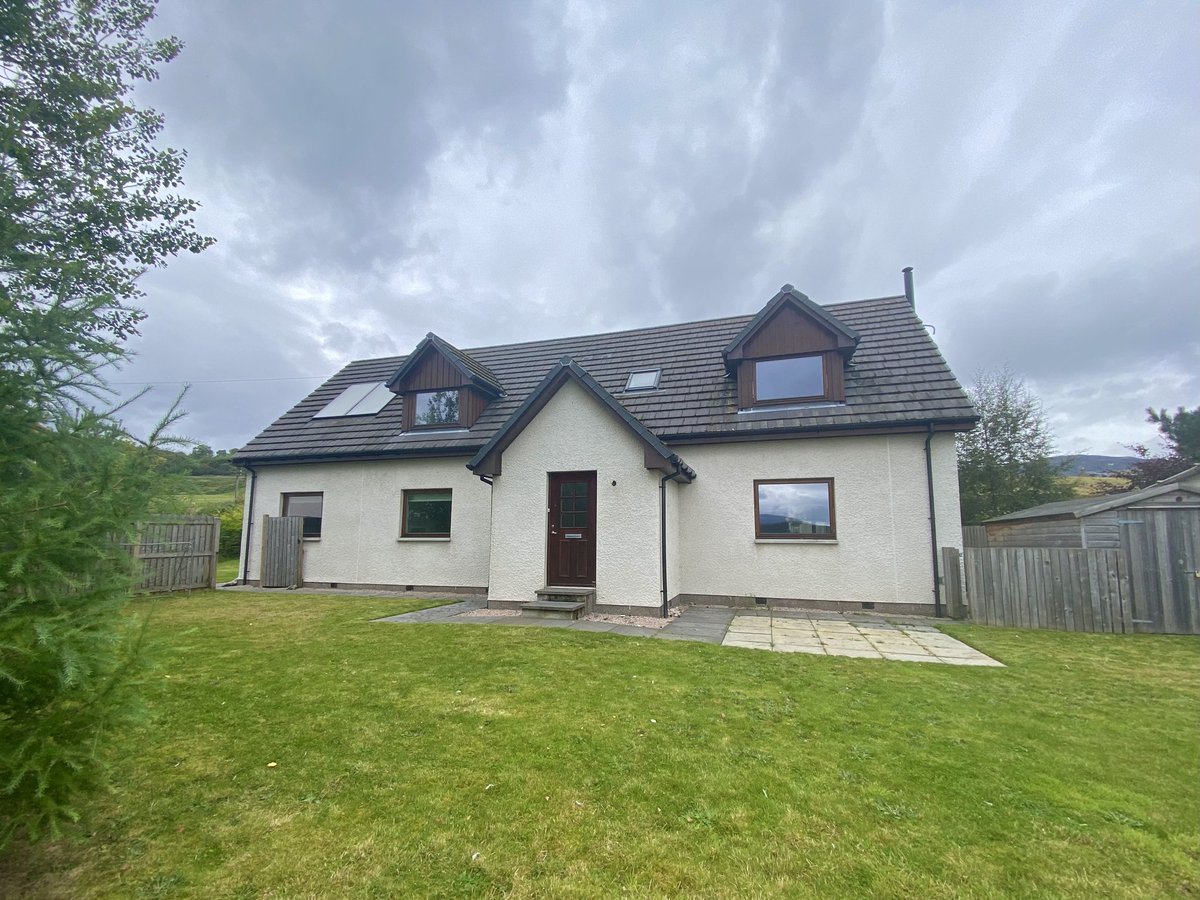 Teaghlach 🥳
Sleeps 12
Situated in Newtonmore within the Cairngorms National Park
Prices from £400 per night
escapehhm.co.uk