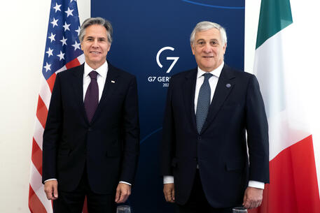lidentita's tweet photo. 🔴L'#INGRANDIMENTO
#Tajani snobba l’#ue e chiama #Blinken per scongiurare il default di #Tunisi... Leggi ora 👉 https://t.co/S4Ax5zqXNS 🗞 https://t.co/KKRK6ytddM