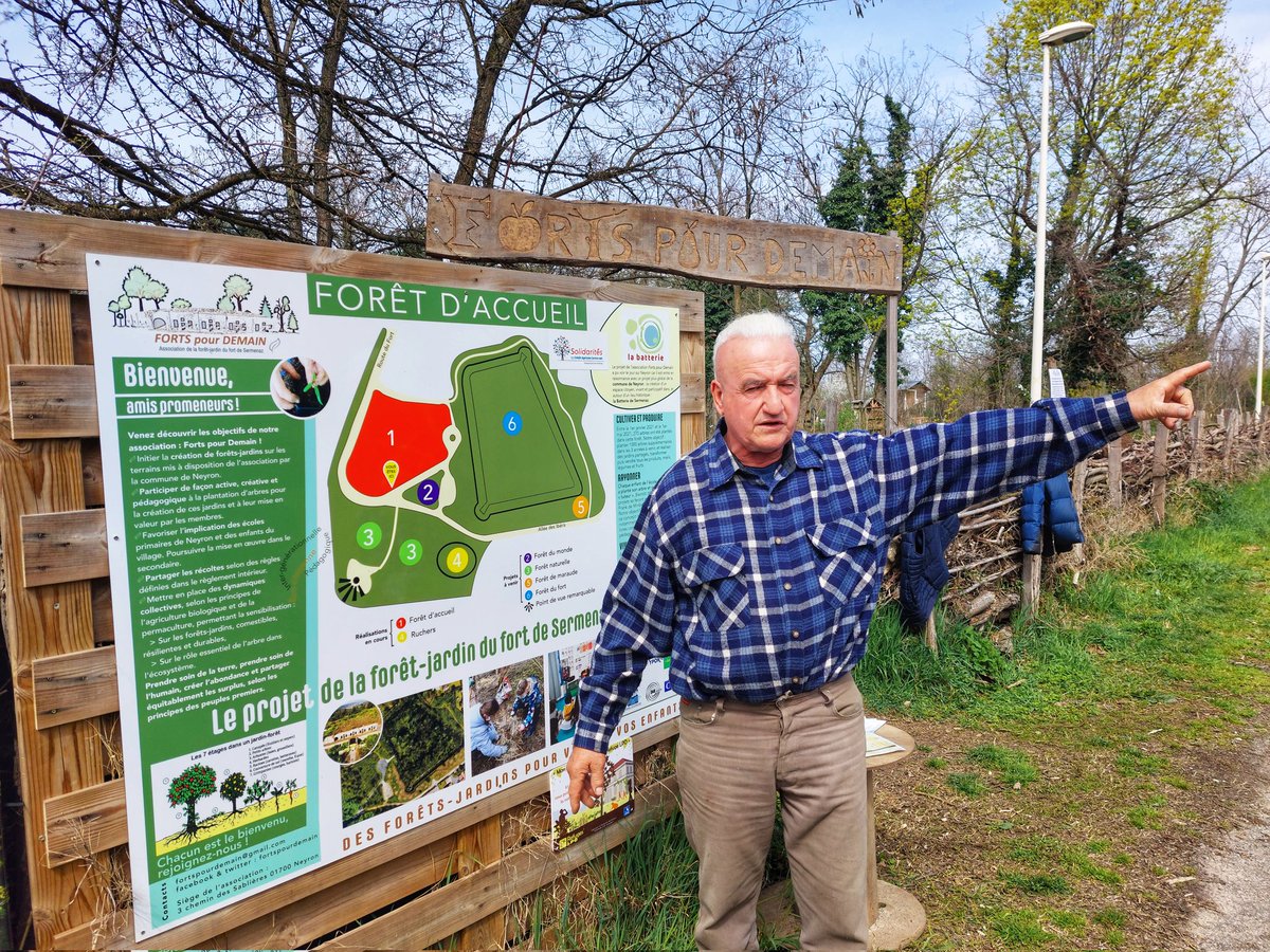 MaximeMeyer01's tweet photo. Journée à #Neyron pour créer des liens entre l'Ain et Lyon💚
Découverte de @fortspourdemain, asso dont le but est de créer des forêts-jardins autour du fort de Sermenaz. Datant de 1879, ce fort deviendra bientôt un tiers-lieux grâce aux élus locaux.
Bravo pour tous ces projets👏 https://t.co/YY1Q3CaRrj