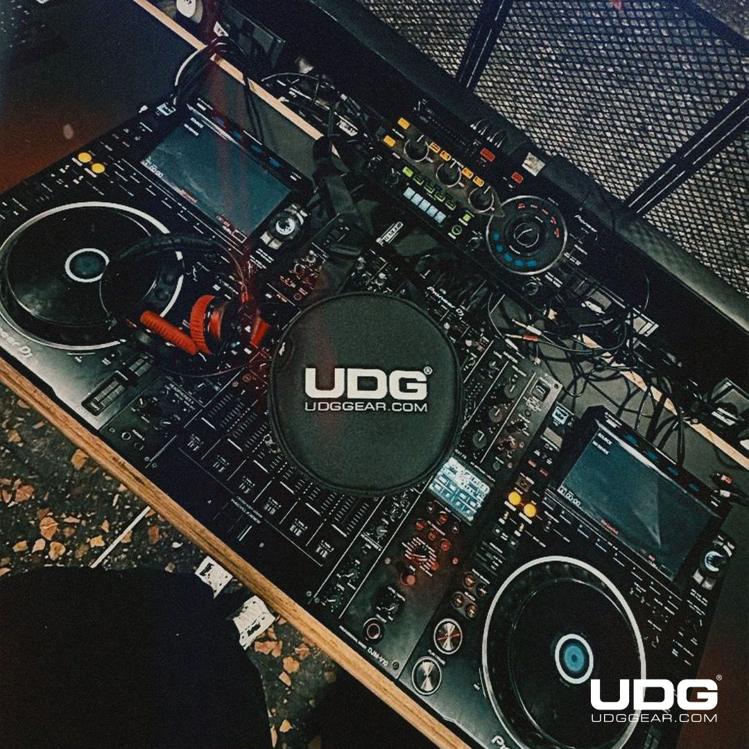 udggearcom's tweet photo. UDG Ultimate DIGI Headphone Bag Black by @stanca_dj
#UDG #UDGGEAR #Deejay #Producer #DJLIFE #UDGonTheRoad #DJonTour #UDGreGram #backpack #laptopbag #headphones #sennheiser #digitaldj #controller #mobiledj #radiodj #radioshow #internationaldj #bookingsavailable #serato #rekordbox https://t.co/ygz0FApWkl