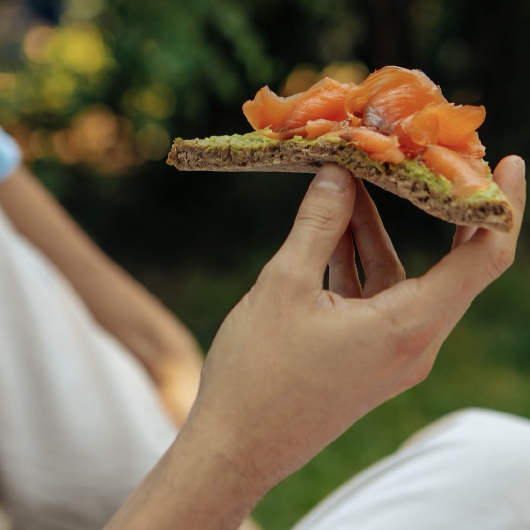 Have you tried our Avo Toast? Enjoy it with the toppings of your choice 🥑🍞
#avotoast #salad #healthy #whatthefarm