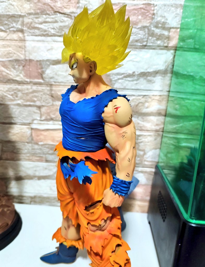 Son Goku de Namek pintado a mano. He disfrutado mucho pintando ésta figura 🥰