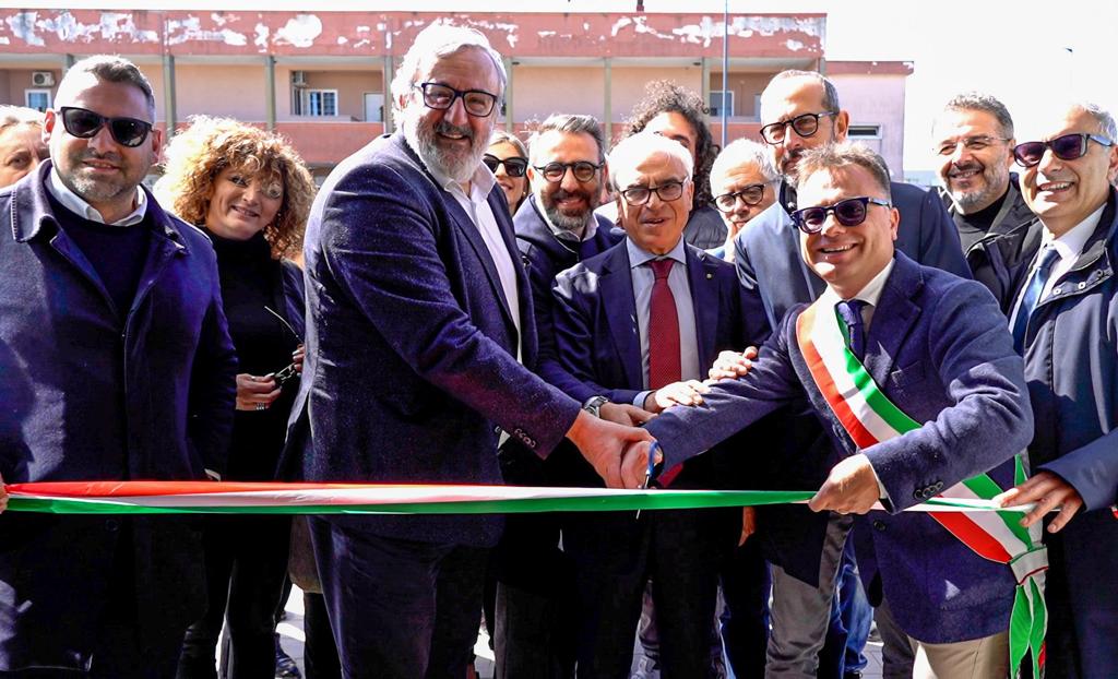 RegionePuglia's tweet photo. Inaugurato in Puglia un nuovo presidio: 270 metri quadri distribuiti su un unico livello di facile accesso anche per le persone con disabilità, un'area parcheggio esterna, sale riunioni e nuovi servizi.
📍#Cellamare, Via Gorizia
➡️https://t.co/EobQlQnkDe
@micheleemiliano https://t.co/rw57NaihE5